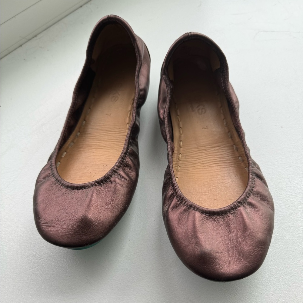 Raspberry Truffle Tieks Size 7.